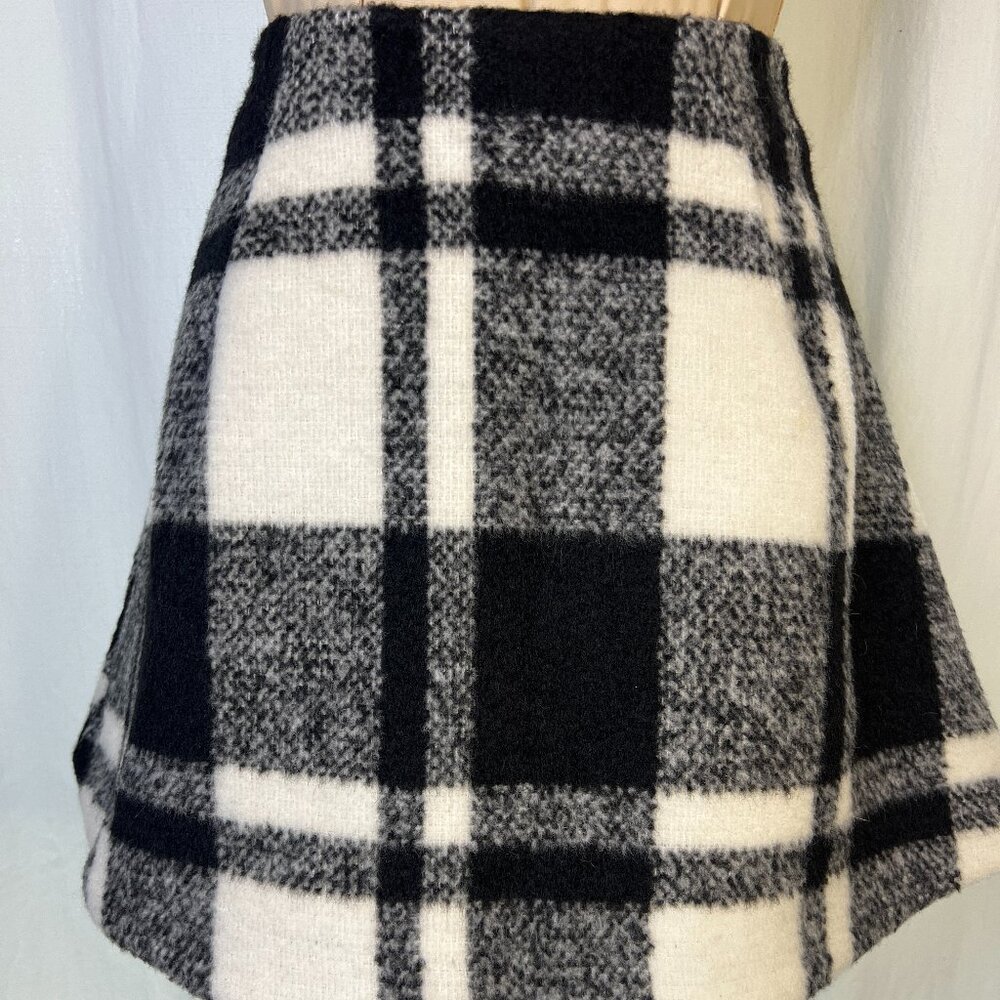 NWT Asos Flippy Check Mini Skirt White Black Plaid Zipper Closure Size 2